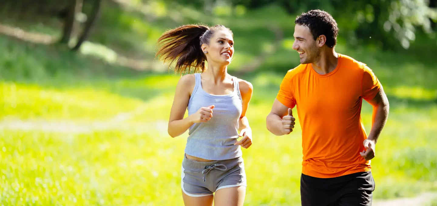 Couple running. Learn more about Turmeric Curcumin